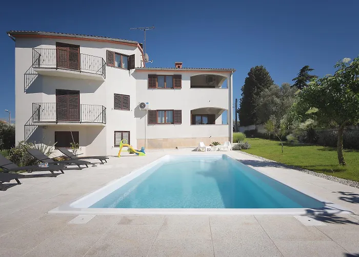 Neu Renovierte Mit Klima, Wlan, Waschmaschine, Tischfussball, Grill, Fahrraeder Und Einem Kinderspielplatz 아파트