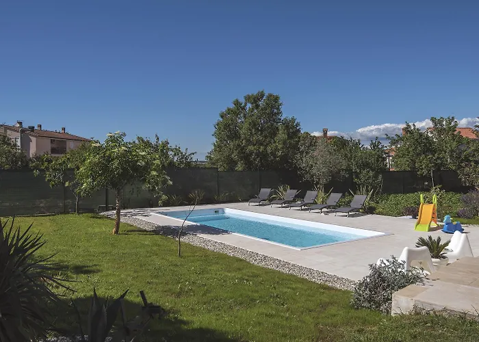 Neu Renovierte Mit Klima, Wlan, Waschmaschine, Tischfussball, Grill, Fahrraeder Und Einem Kinderspielplatz 아파트 *